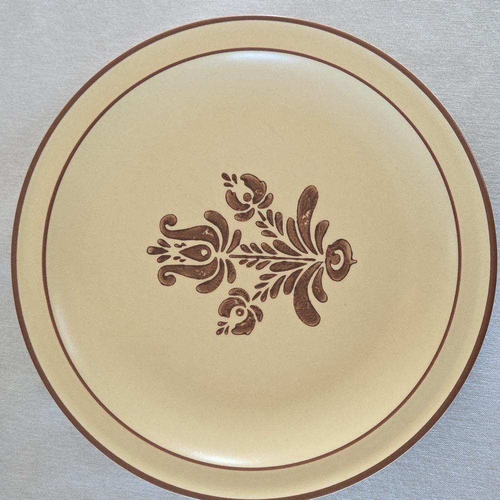 Pfaltzgraff Village Pattern Replacement Dinner Plate
